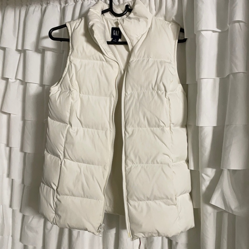 White Gap vest